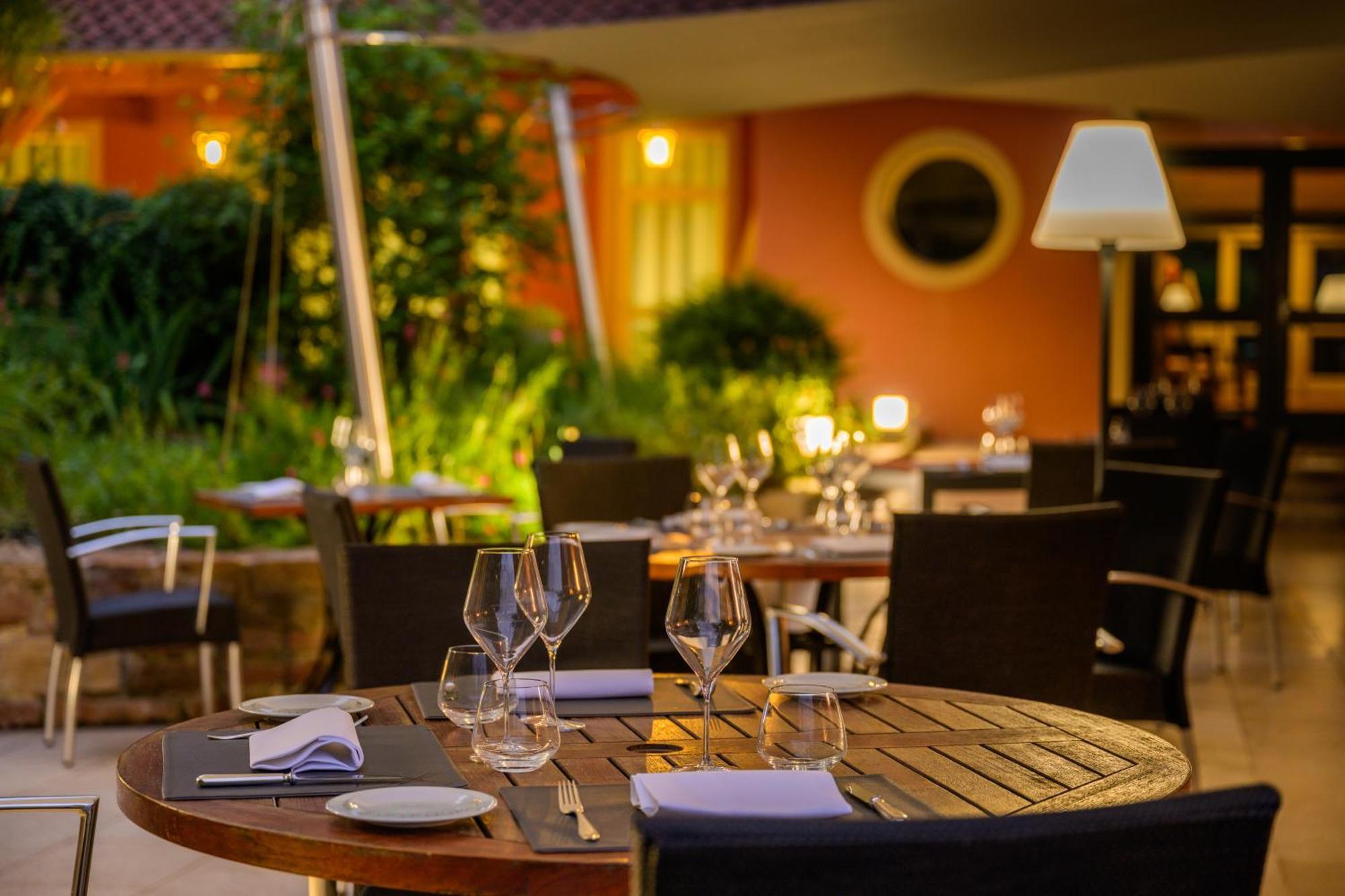Le Moulin Du Gastronome Hotell Charnay-lès-Mâcon Eksteriør bilde